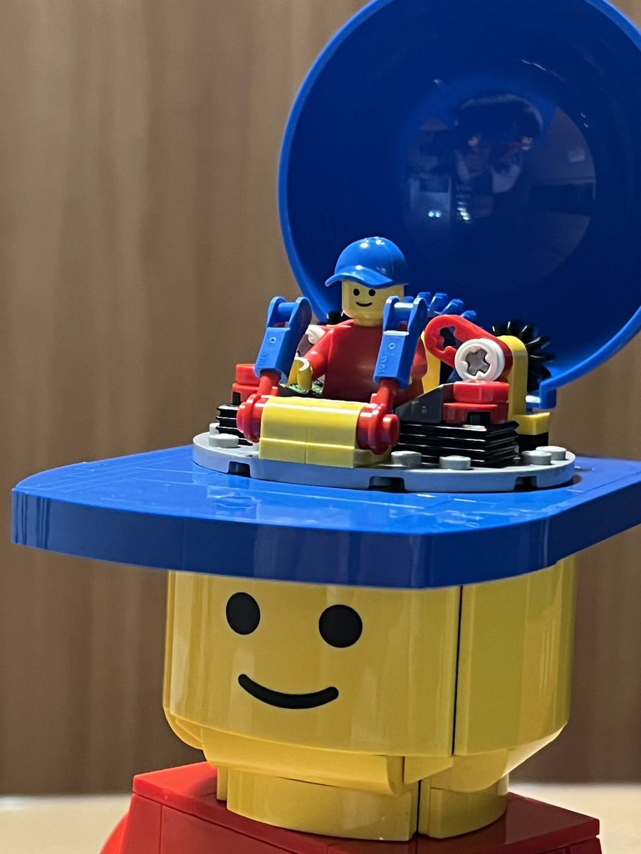 yoxtusii's tweet photo. 欲しかったLEGO スケールアップミニフィグゲットできました！めっちゃかわいい https://t.co/n7sjYzt7Mp