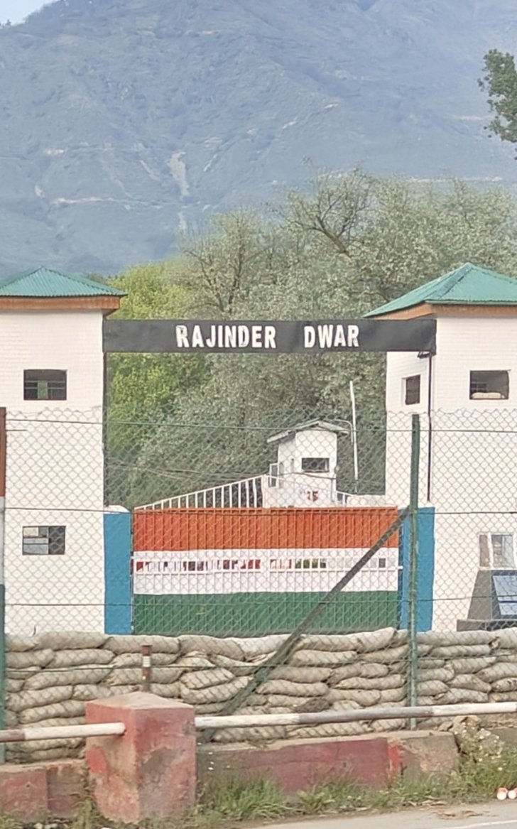 Standing tall and silent amidst the hustle bustle of the city.

Rajinder Dwar: Telling us the courageous tale of Brig Rajinder Singh, MVC- the saviour of #Kashmir.
