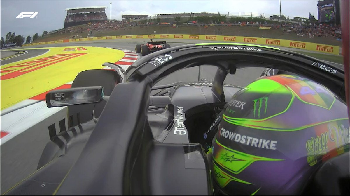 F1's tweet photo. LAP 15/66 

Hamilton has Sainz in his crosshairs 🎯

#SpanishGP #F1 https://t.co/4df7N2Qpti