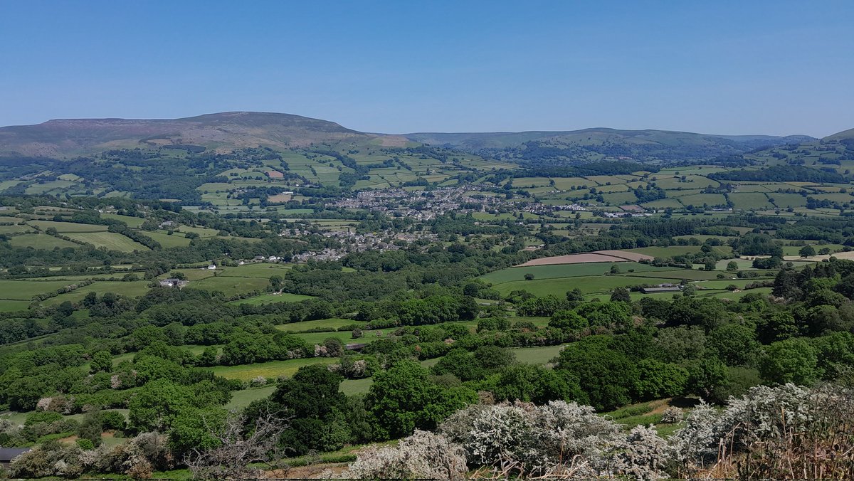 View over Llangattock and Crickhowell on a bike ride today.
Scorchio....