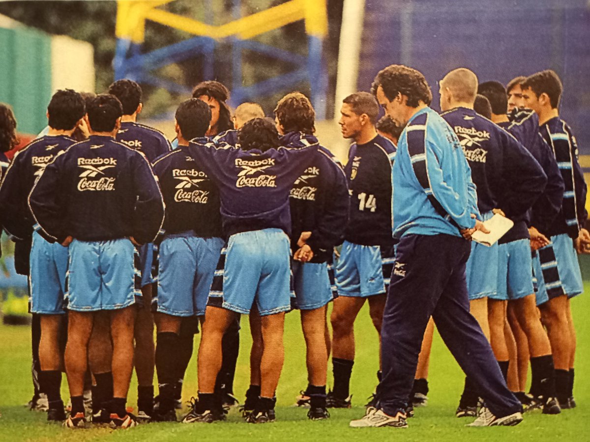 Marcelo 'El loco' Bielsa en sus días como técnico de Argentina. Copa América Paraguay 1999 #bielsa #locobielsa #argentina🇦🇷 #futbol #football #futebol #vintage #retro