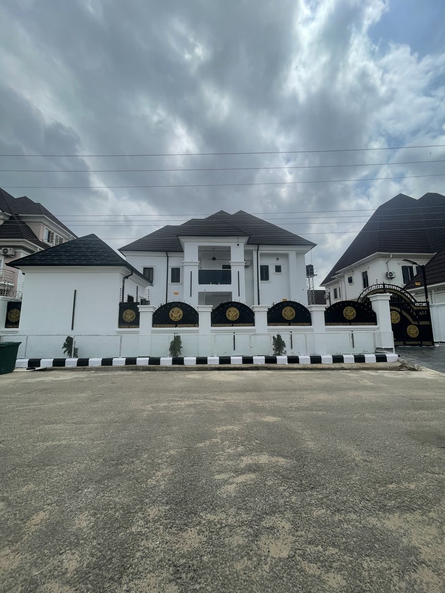 fidelisozuawala's tweet photo. Yay! ThankGod for this addition in the heart of Abuja.

#LoadedMansion! Guests are welcomed 😁🙏. https://t.co/i0Ux455epR