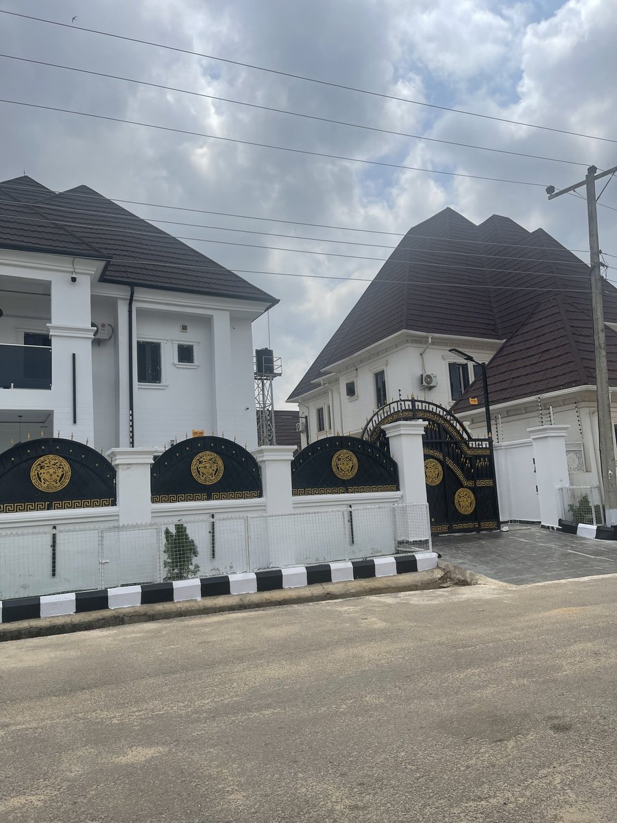 fidelisozuawala's tweet photo. Yay! ThankGod for this addition in the heart of Abuja.

#LoadedMansion! Guests are welcomed 😁🙏. https://t.co/i0Ux455epR