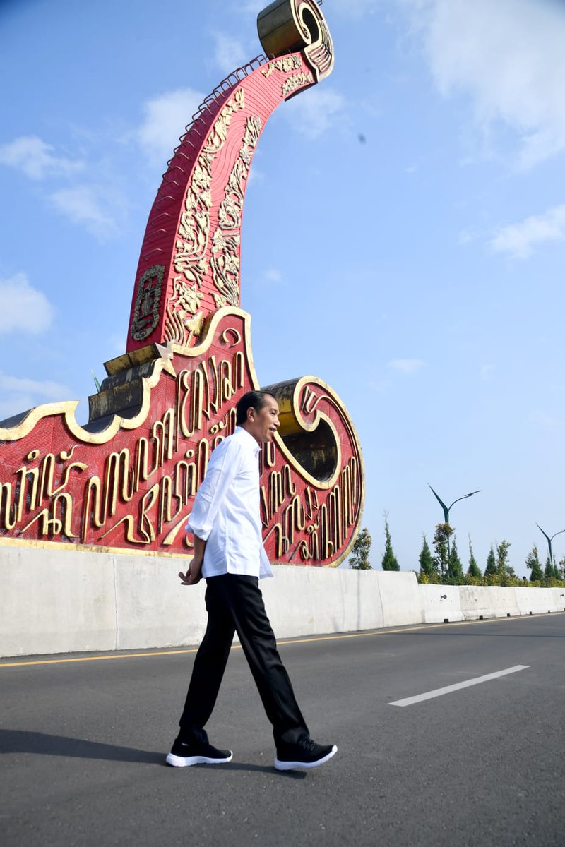 Shinob1_Konoha's tweet photo. peresmian jembatan kretek 2 oleh presidsn jokowi https://t.co/6ya4IWmCPQ