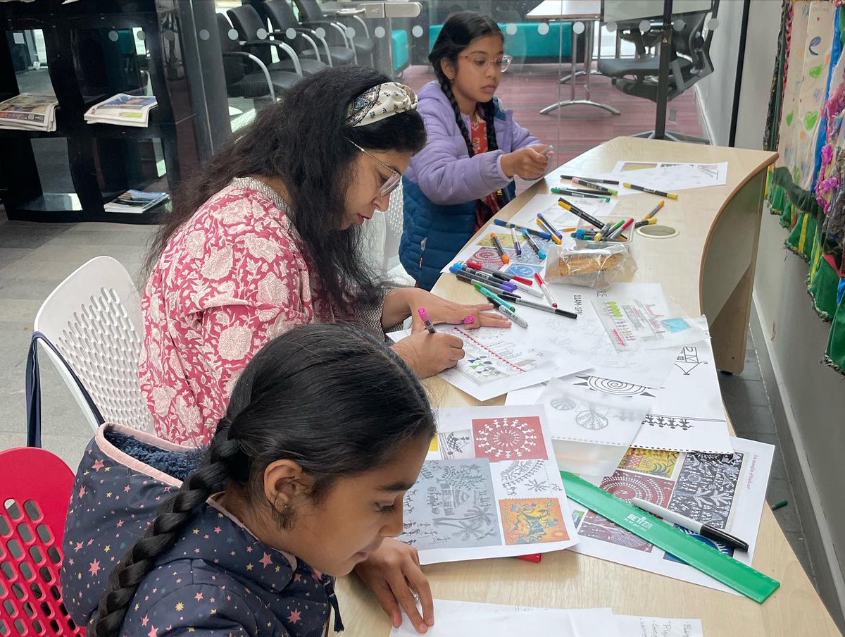 prag_artiday's tweet photo. Some lovely artwork made in the family workshops @WoolwichLibrary yesterday. Adult workshop on 6th June. Scan the QR code or call the library to book a space. #whichwoolichstories @EEALondon 
Please RT.
#freeartworkshop #woolwich https://t.co/UpMhfh8Lhe