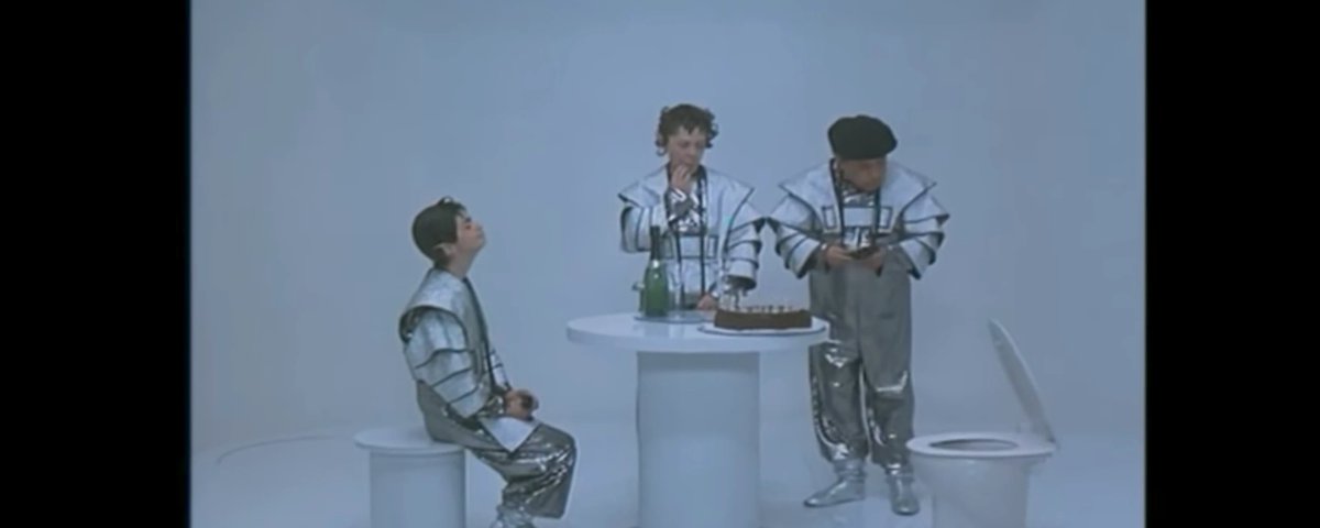 AlanGuerzoni's tweet photo. Give me an awesome time travel movie that’s not Back to the Future.
#superfantozzi https://t.co/Zwa5vmJsyx