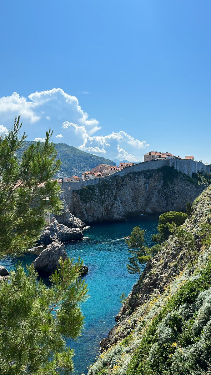 thetravelingpin's tweet photo. Spent the last few days in Dubrovnik and now headed to a new location! ⛴️Here’s some of my favorite views of the city and water! ⚔️🌊 If you’re looking for recommendations for food, drink, activities, or places to stay…check out my ultimate guide!! https://t.co/OS1w27LczM https://t.co/algvWzHdfC