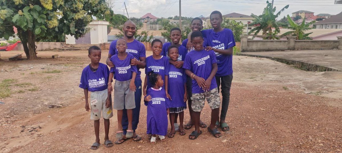 KitAid's tweet photo. Nice to see all of these left over @runforall race T-shirts finding a new home in #Ghana
Our good friend Jefferey, from Inspired By Sports, was able to give them to children in #Santasi #Kumasi where he was born.
#Lincoln #Sheffield #Leeds https://t.co/YskbKpvTnK