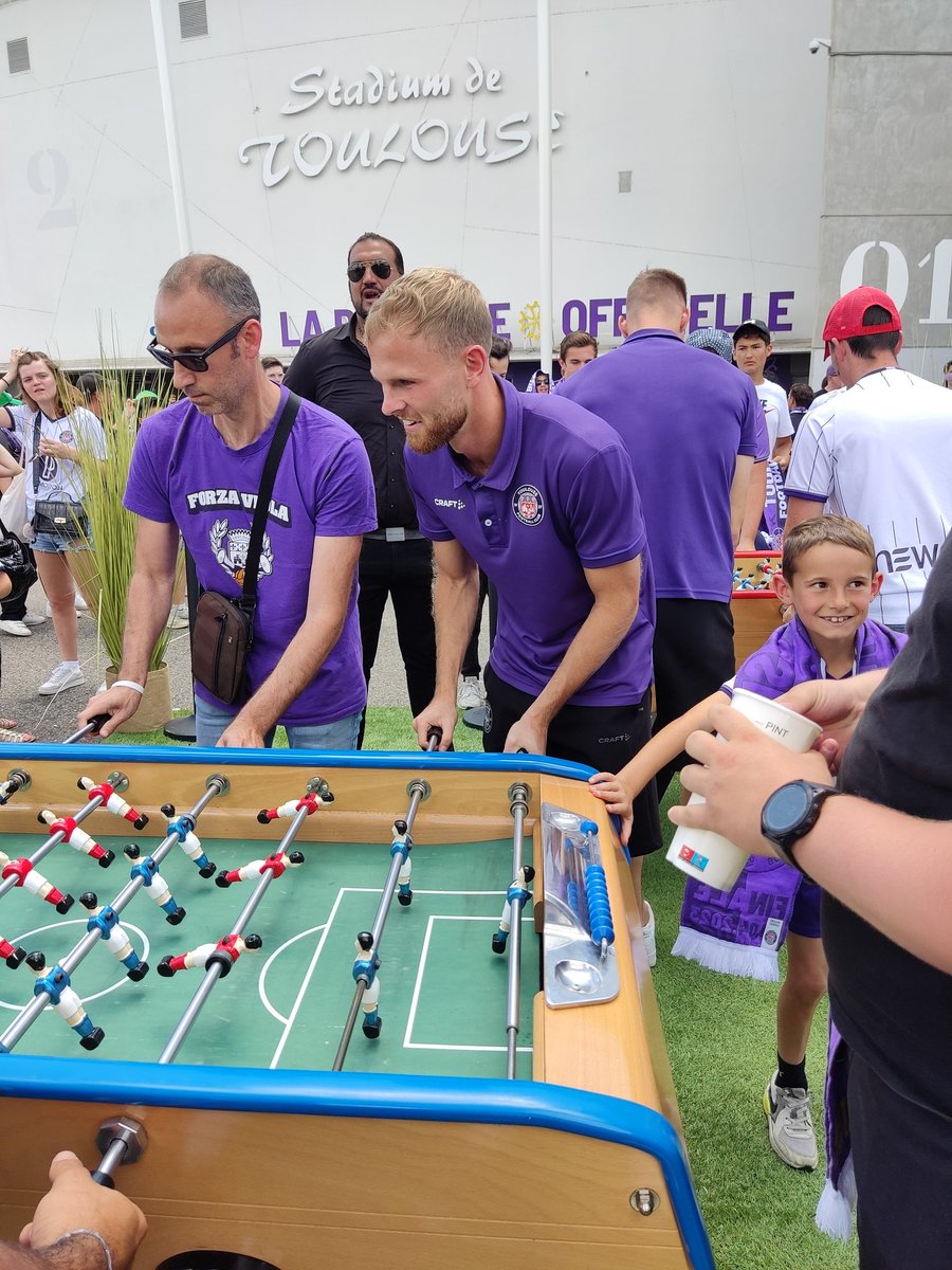 BernardStumpf's tweet image. #FanDay du @ToulouseFC pour clôturer une saison extraordinaire ! 
Merci à tous, et que cette dynamique perdure dans le temps 💜💜💜