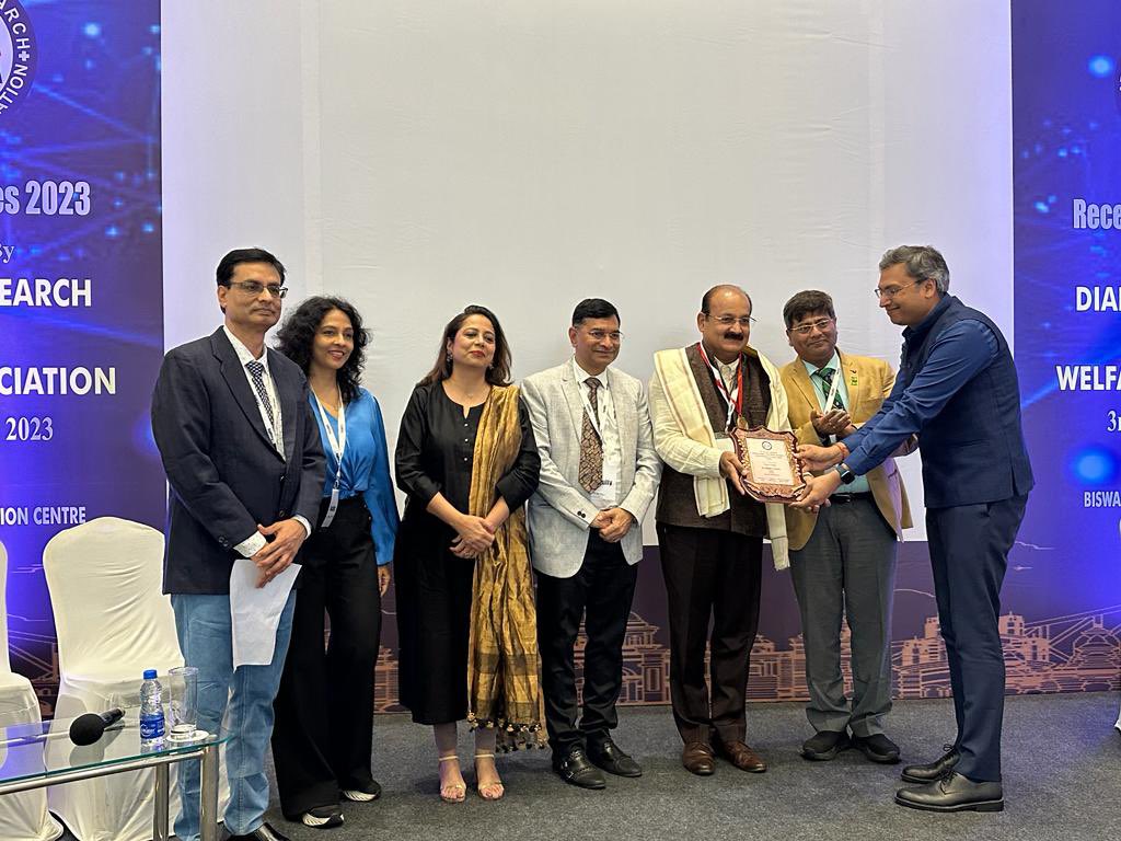 dramitaol's tweet photo. "Just delivered a lecture at Bishwa Bangla Convention Centre in Kolkata on improving patient health during the climate crisis. Together, let's tackle climate challenges for better healthcare. #ClimateHealth #ACPIndiaChapter
@acpindia1 @Rssdi_official @Dtech_official https://t.co/qcgyKTtB3S