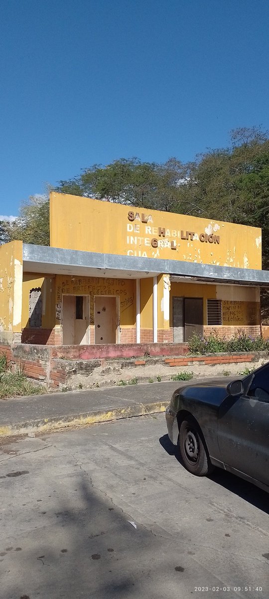 jhonnylaguna's tweet photo. Asi está el servicio de medicina física y rehabilitación del hospital Osío de Cúa. Desidia e indolencia. Tantas personas en cúa con necesidad de rehabilitación y no tienen donde hacerlas. @MinSaludVE @NicolasMaduro @MPPSMiranda https://t.co/ZJ6C04nuYH