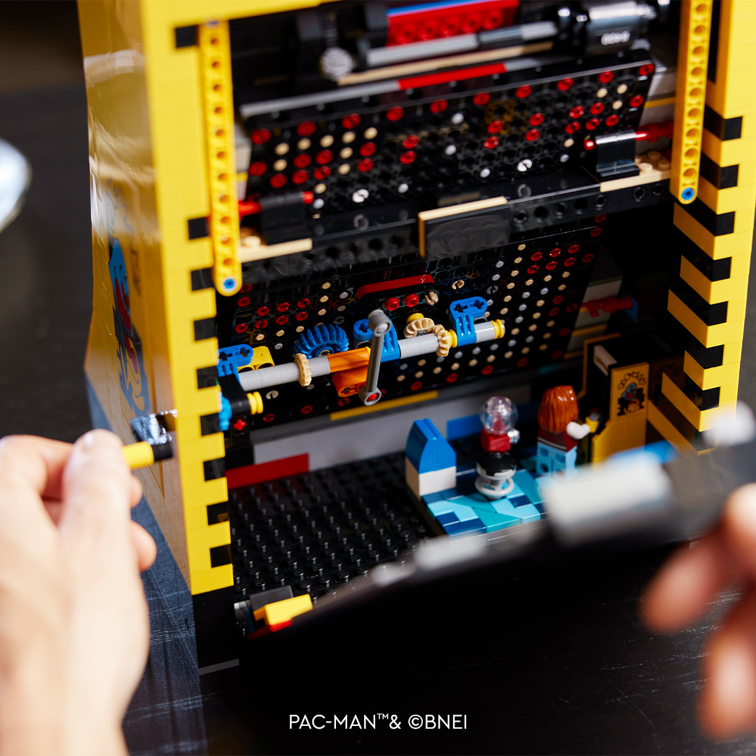 LEGO_Group's tweet photo. Enter the ’players only’ zone with the LEGO PAC-MAN arcade @officialpacman
https://t.co/tuyGoZ4Iok https://t.co/p7CN0yEsds