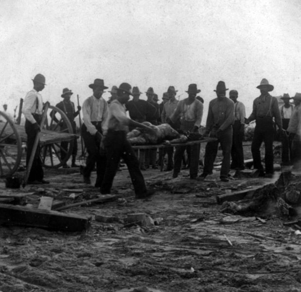 USCG's tweet photo. #Sundaymorningreads ☕ 📖 - #TheLongBlueLine: Lifesaving Station Galveston washed away in deadly 1900 hurricane

To read about this story, visit: https://t.co/nkPY8ct2Us

#TLBL #semperparatus https://t.co/q73e6AfgFA