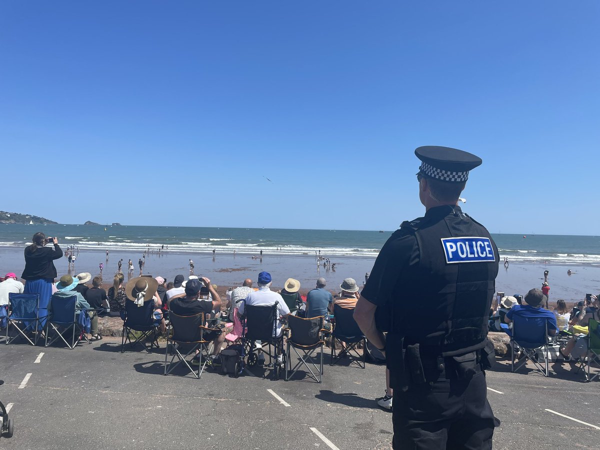 We’re patrolling at the @RivieraAirshow working alongside @PaigntonPolice & @BTPSpecials. Lots of people out sensibly enjoying the sun, sea and aircraft. #Torbados #Summer #VolunteersWeek2023