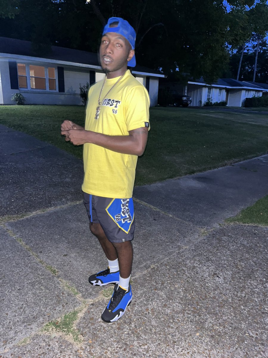 I admit i tweak the price if i had to play da middle movie 🎥 date wit my li 💃🏿 after that she eat 🍆 for dinner