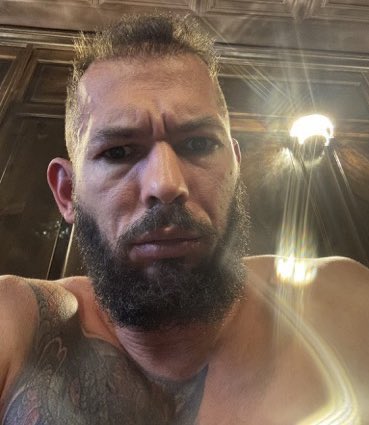 user wenn influencer seine partner marke verteidigt