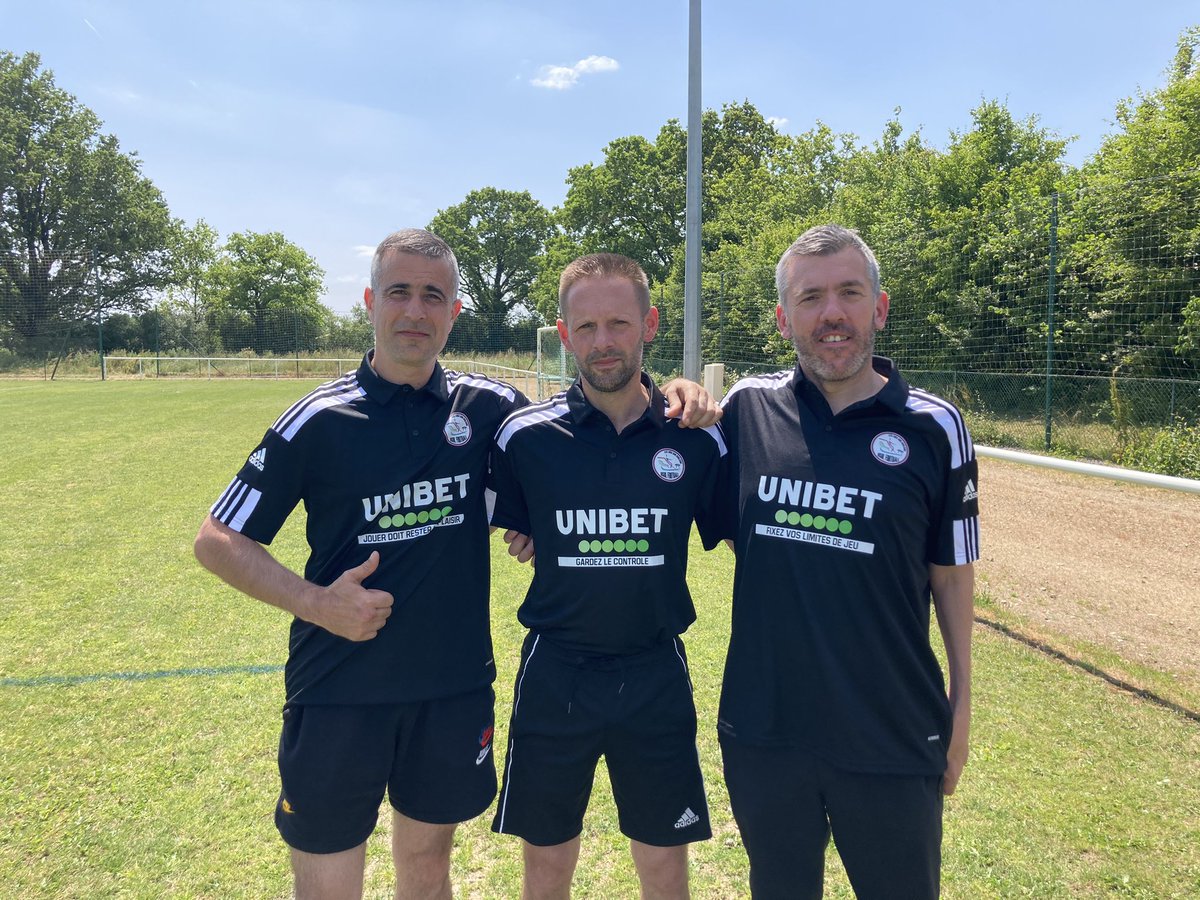 En avant première voici les nouveaux maillots offerts par <a href="/UnibetFrance/">Unibet France 🔞</a> pour la saison prochaine ! 

Merci Unibet pour ce partenariat 
#AuCoeurDuSport #Unibet #USBLYesSir <a href="/unibet/">Unibet</a>