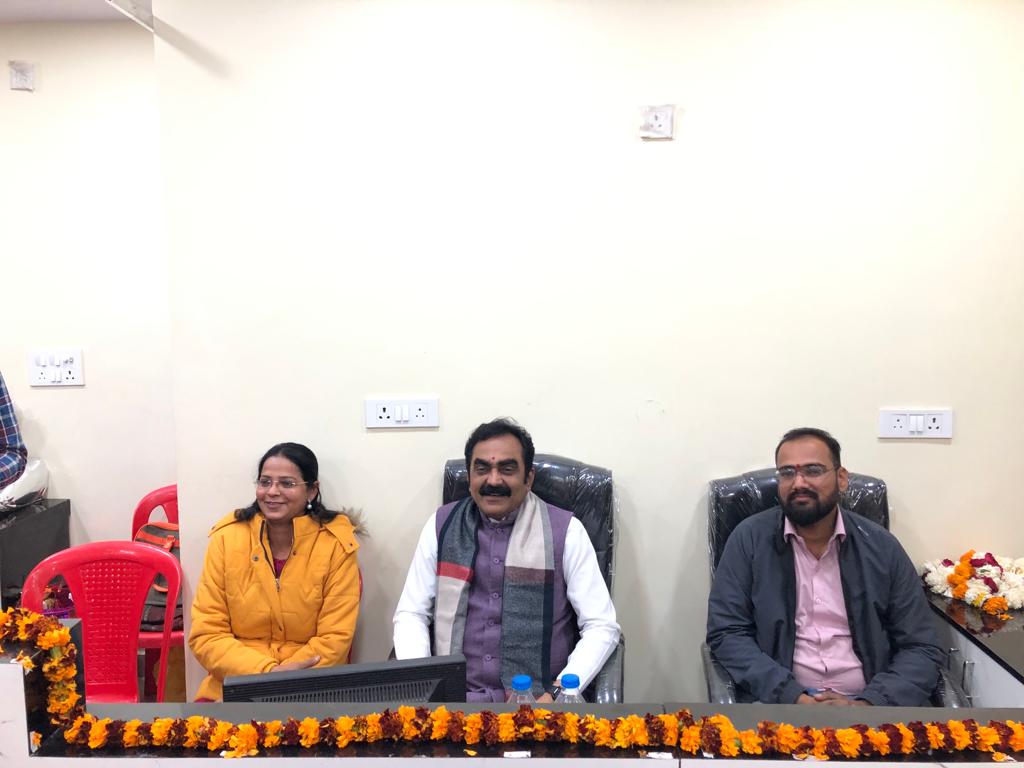 लोकसभा में भाजपा के मुख्य सचेतक व जबलपुर लोकसभा से सांसद श्री <a href="/MPRakeshSingh/">Rakesh Singh</a> जी को जन्मदिन की हार्दिक बधाई एवं शुभकामनाएं...

माँ नर्मदा जी का आशीर्वाद आप पर बना रहे और स्वस्थ व सुखी जीवन की मंगलकामना करता हूँ...