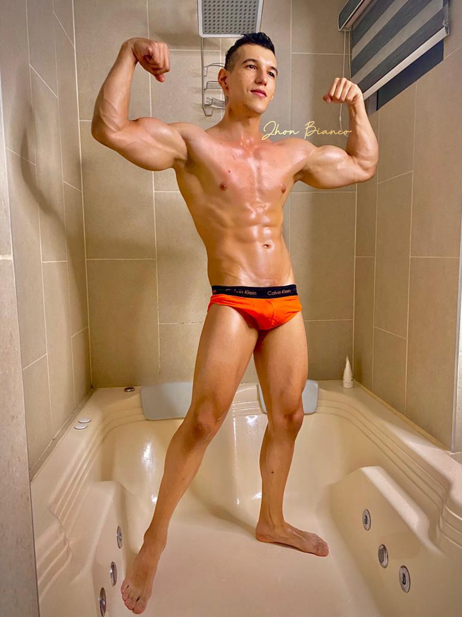 A good bath ? after workout still flexing 
https://t.co/R27FfODwpy 
Go to OF ??? to get customs 

#hot