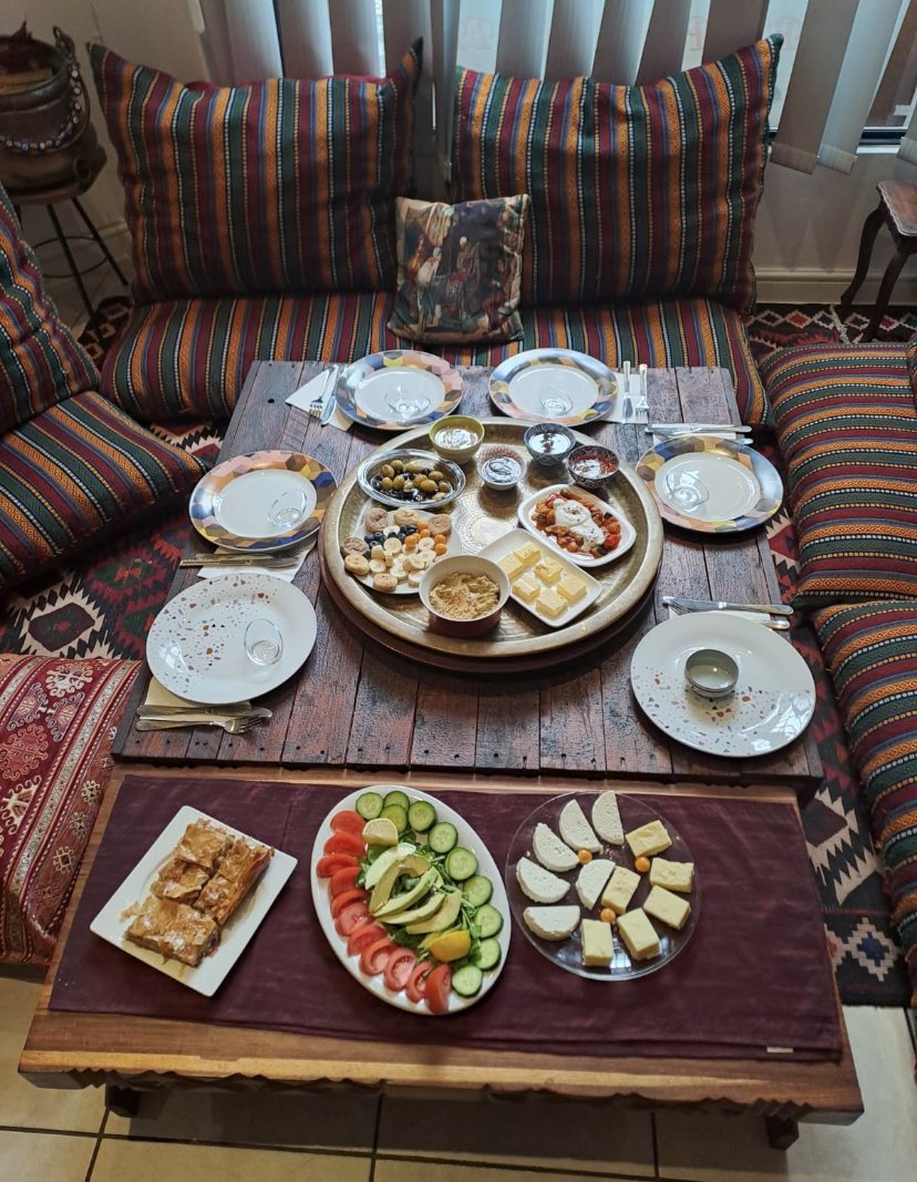 TC_CapeTownBK's tweet photo. Dünya Kahvaltı Günü’nde Güney Afrikalı dostlarımızla @turkspirit Kafe’de Türk kahvaltısının en lezzetli örneklerini tattık.Western Cape Parlamento Başkanı Daylin Mitchel ve CapeTown Belediye Başkan Yrd Eddie Andrews Türk kahvaltısı deneyimini ilk kez yaşadılar #Dünyakahvaltıgünü https://t.co/D89C9o7Udc