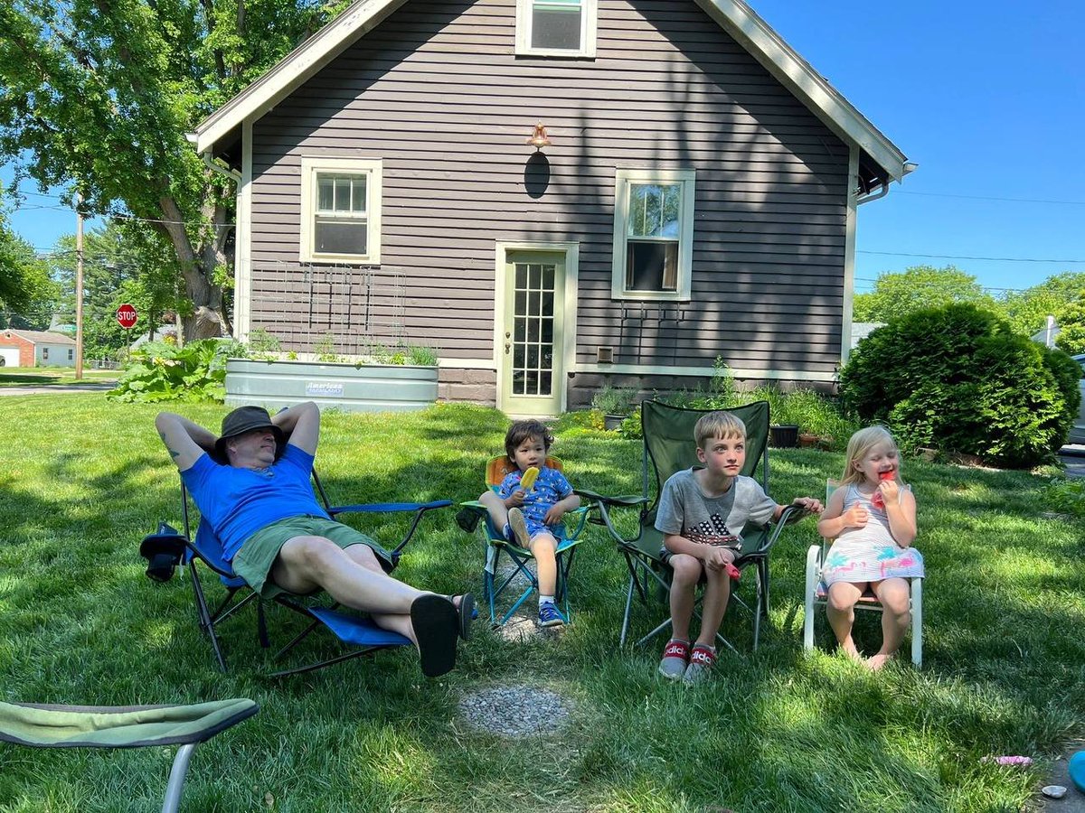 rubycalime84's tweet image. Today will be a guest of a friend's house and with them organize an outdoor party and enjoy the fresh feeling together.