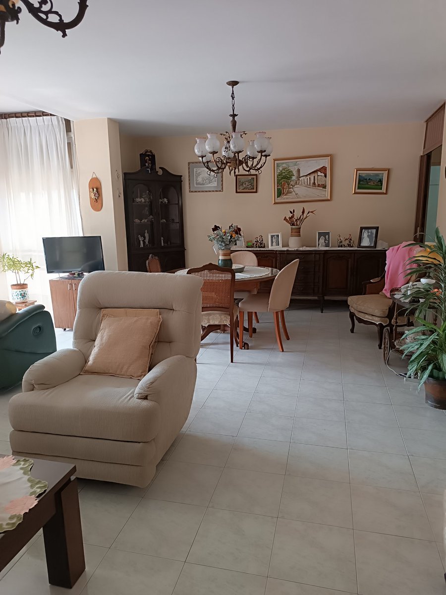 InmobiliariaDin's tweet photo. @inmobiliariaDin Vende apartamento en La Avenida La Salle, área de construcción 101 mts2 3 habitaciones, 2 baños y 1 puesto de estacionamiento. Precio 47000$ #inmueblesventas #apartamentos #apartamentosventas #bienesraices #LaSalle #apartamentoscaracas https://t.co/kJc8oscHYA