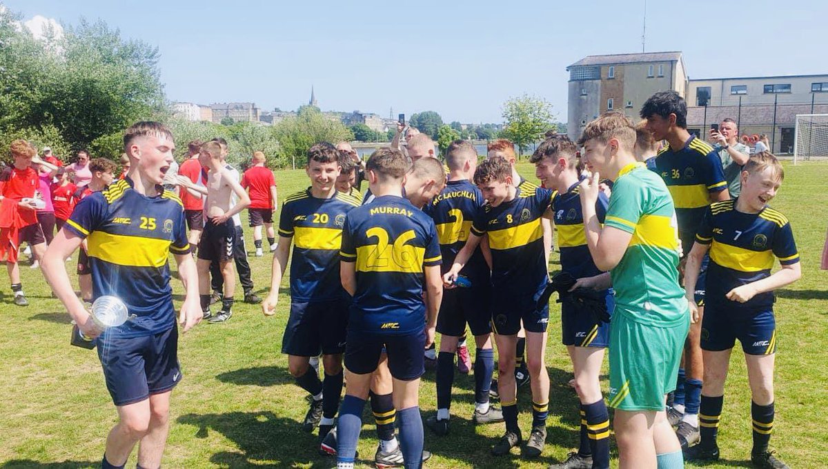 DonBoscosFc's tweet photo. Congratulations to our 2008's who just beat Tristar 3-2 in the D&amp;D U15 Summer Cup final. DBFC 💛💙💛💙 https://t.co/Bx5KOiNIT2