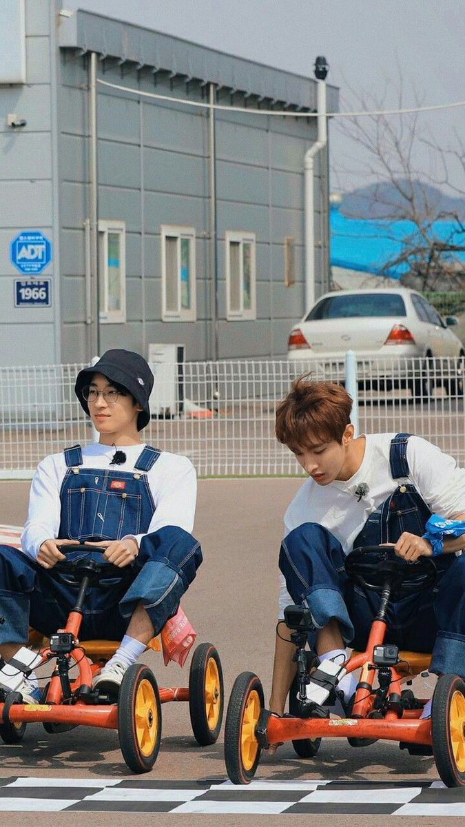 Wonwoo hyung : yeom main mobil2an yuk 
Deka : ayo hyung yeom temenin yuk