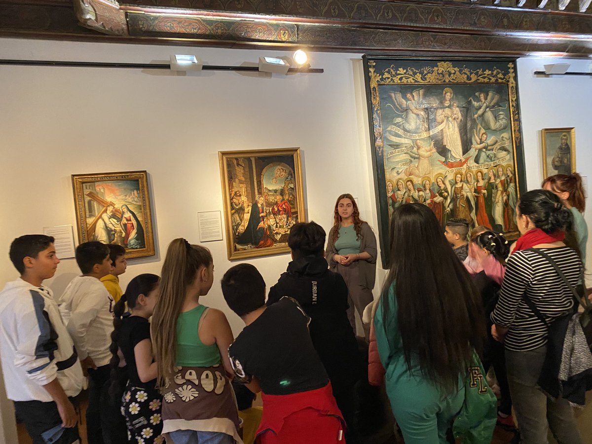 CeipFelipe's tweet image. Visita de #tercero y #cuarto de #Primaria de @CeipFelipe al Museo de Salamanca para conocer la evolución de la vestimenta🧥 🥋 a través de la observación de obras de arte 🖼️ y confeccionar disfraces de época en #equipo  @ciudadsaberes