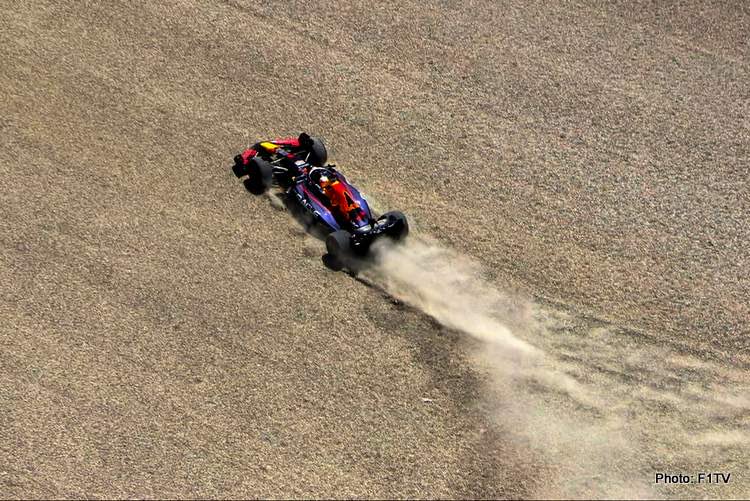 LAP 64/66 

VERSTAPPEN SPINS INTO THE GRAVEL, AND HAS BEACHED HIS CAR!

#SpanishGP #F1