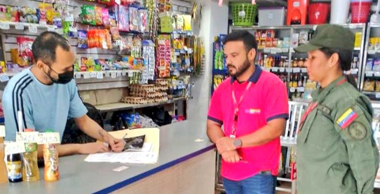 Personal de #RegionCapital activó controles de ingresos a contribuyentes con actividad económica de venta de víveres y artículos en general,  en el municipio #CristóbalRojas.
#NuevaGeometríaMultipolar