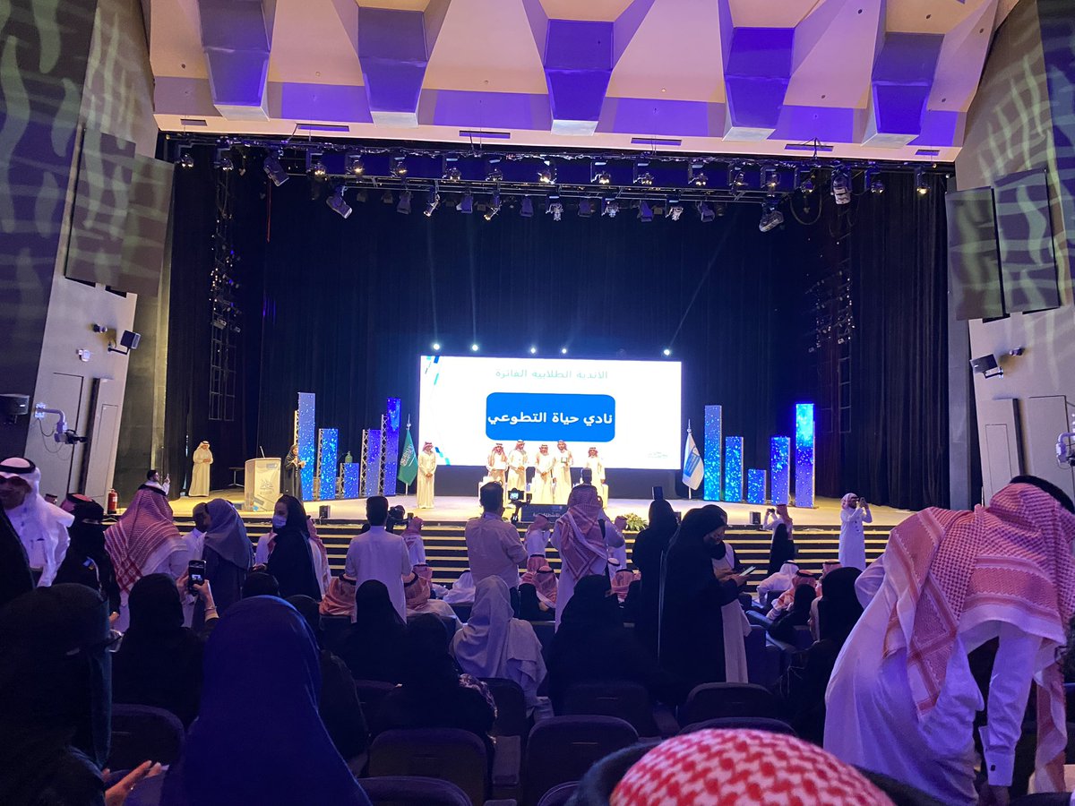 sarah💊 tweet media