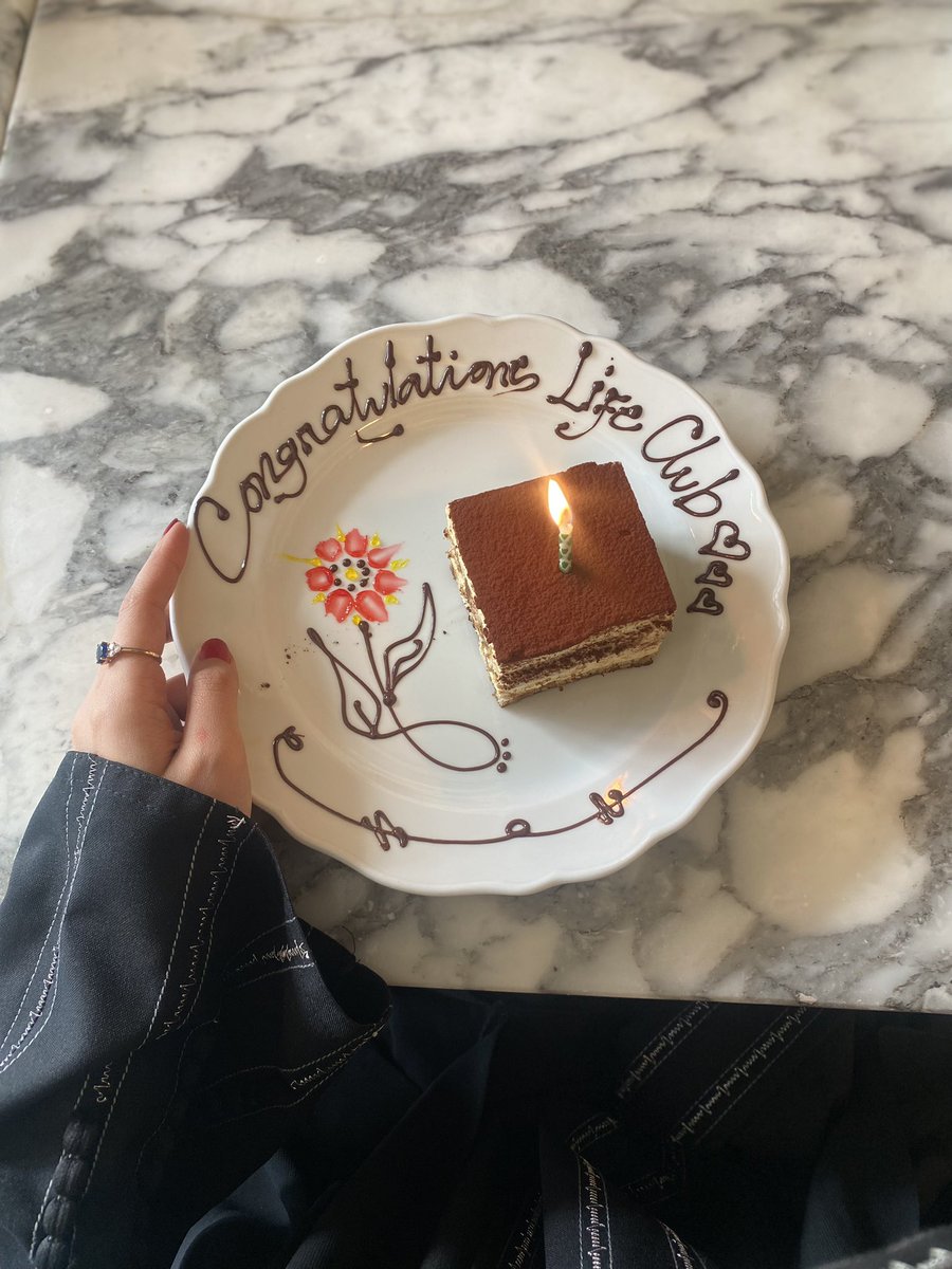 sarah💊 tweet media