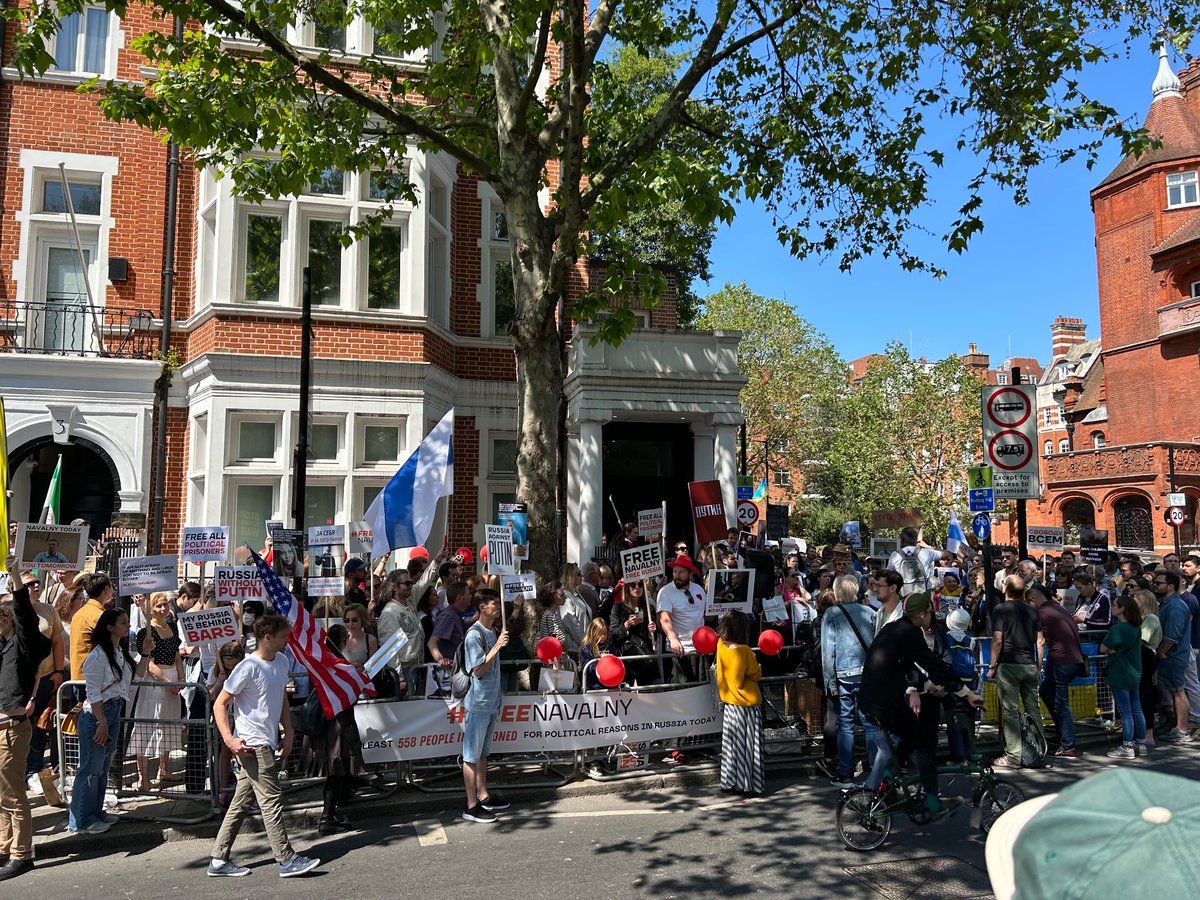 Supporting Navalny and protesting Putin today in London #FreeNavalny