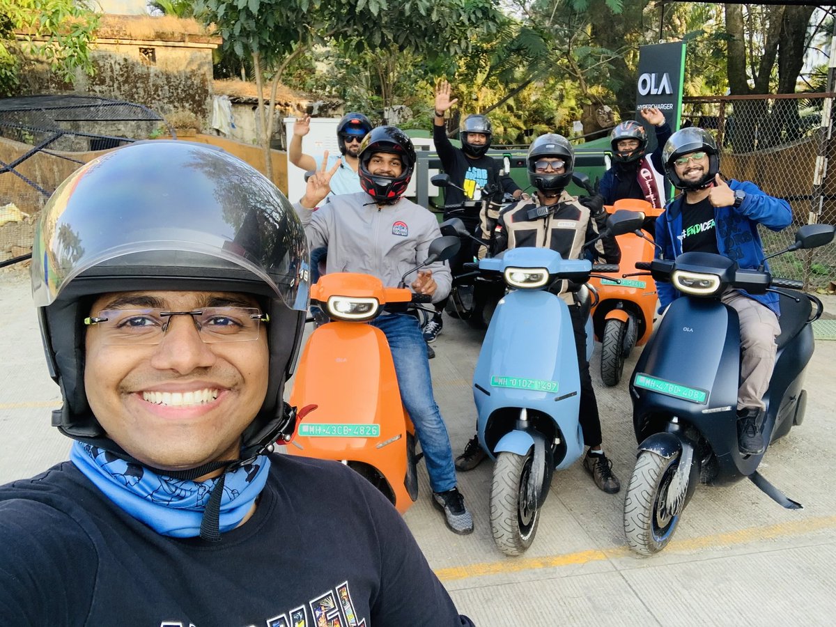 Amvic_7's tweet photo. •It was a really proud moment for me to be one of the 1st person to use hypercharging network .

•I received the 500th experience center merch and I would love to visit it. 🤩

•This year I'm super excited for Leh Ladakh Trip 🥳♥️
#EndICEAge @OlaElectric https://t.co/8utCa7Fee7