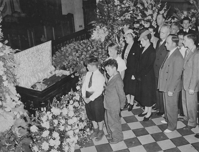Funeral for Lou Gehrig died on this date June 4 in 1941. Photo: AP. #OTD #BaseballGuterman