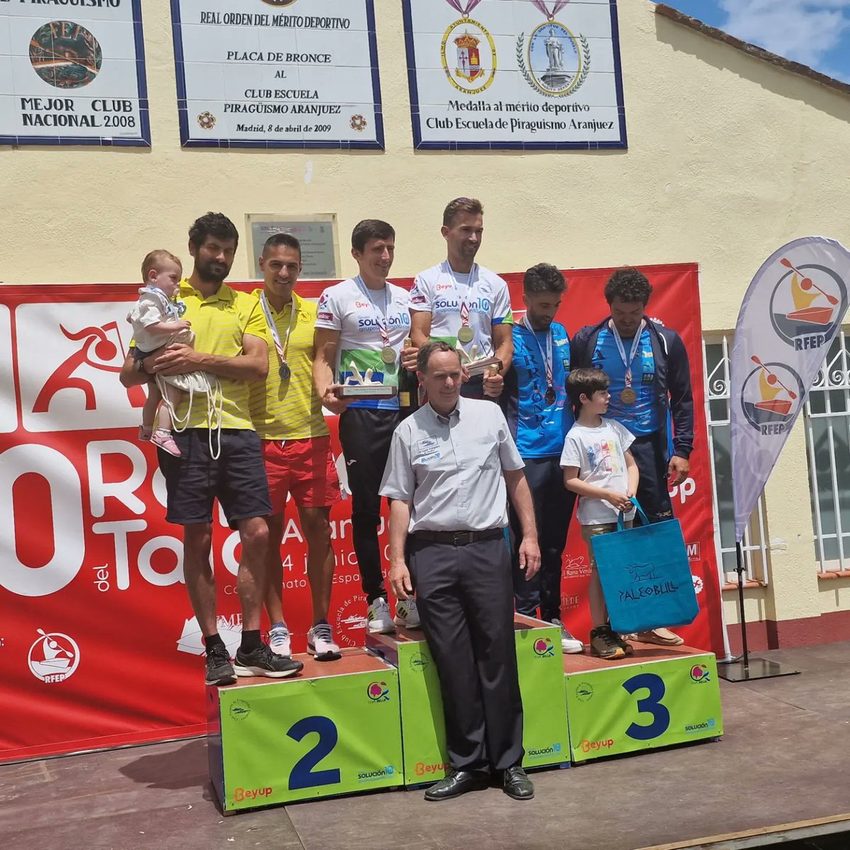 CuervosPravia's tweet photo. Javier López / Daniel Jesús Pérez Subcampeones de España de Ríos y Travesías (K2 Sénior) y David Machado Subcampeón de España en K1 Máster
@ayto_pravia
@kpGroup_
@DestinoBNalon
#praviadescansodereyes #PaladaAPalada #piragüismopravia #DaleCuervos #deportepraviano #bajonalon https://t.co/wtMFZeTjBc