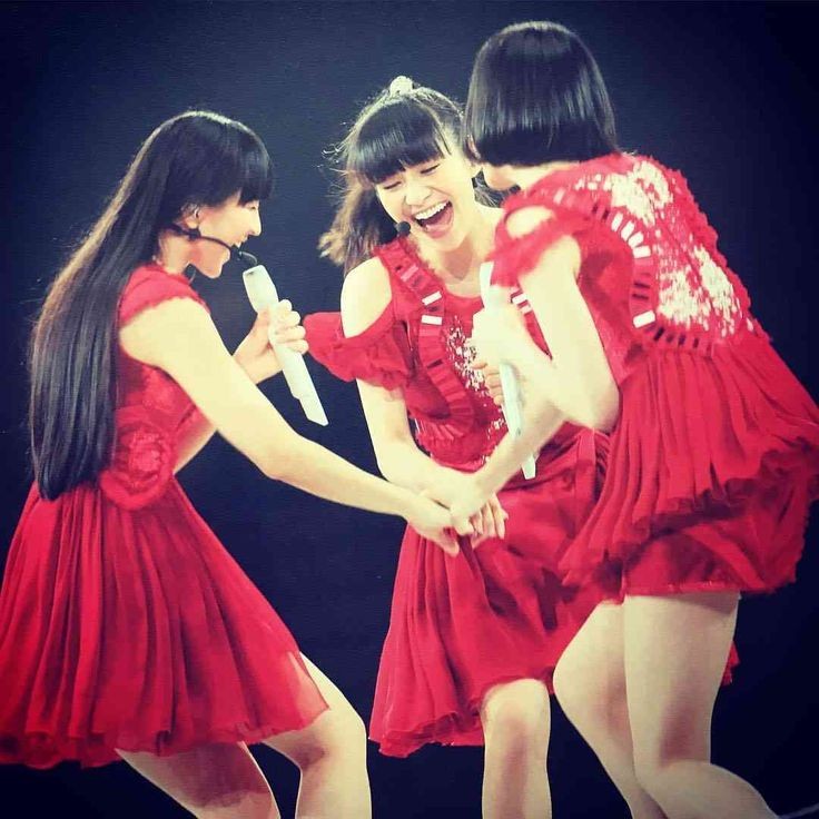 ちと体調崩してダウンしてました…仕事しながら調子戻すの至難の業ですな🫠
界隈盛り上がってますね💗ずっといいねしまくる人になってます👍
私は地元でディレイ参戦です!復活間に合ってよかった〜🥳
地元の小さいシアターでPerfume…楽しみ〜🥹✨
明日の最難関は早退すること!!😇
頑張るぞ!おー!