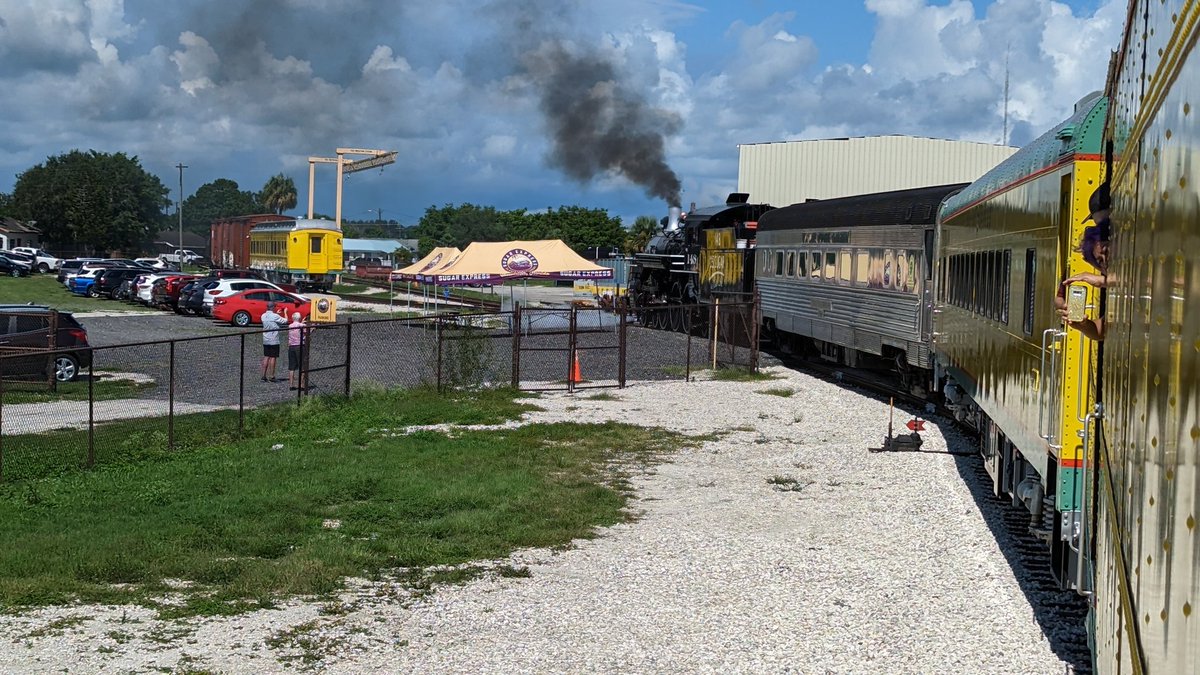 RainbowNoseHusk's tweet photo. A beautiful Day for a Chooch Ride~ #SugarExpress https://t.co/NKt9BugdFG