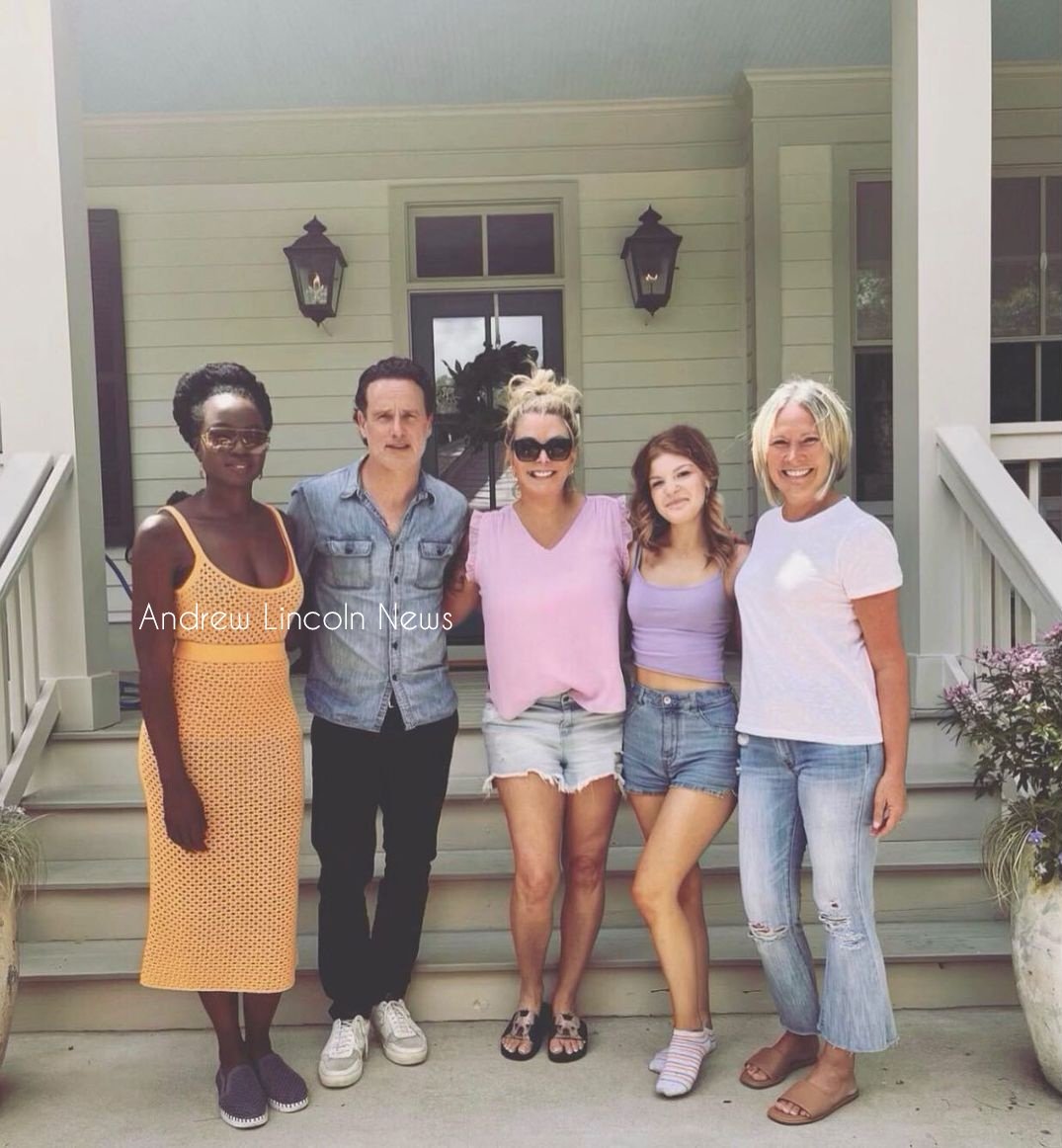 NEW | These lucky fans met Andy and Danai in Senoia, Georgia on Friday, June 2, 2023.

#AndrewLincoln 
#DanaiGurira 

📸 Thanks for the photo Stacey Butler Van Pelt!