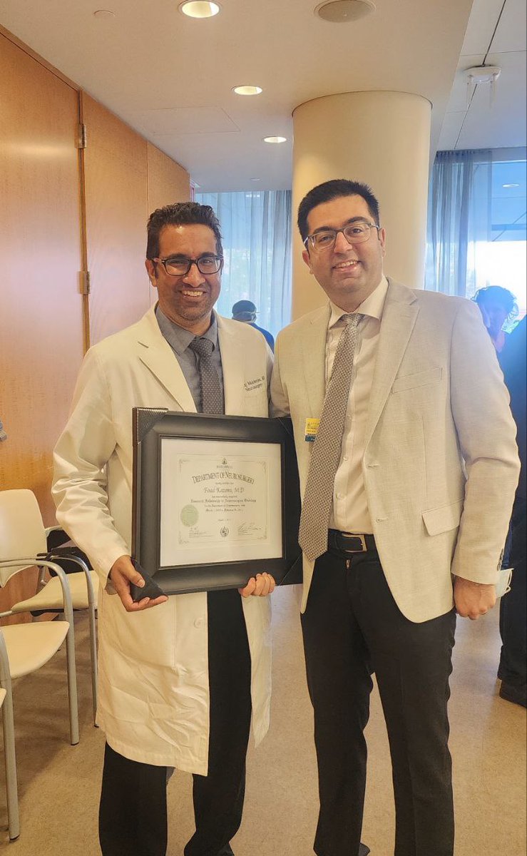 During @HopkinsNsurg awards day, post-doc research fellow @FoadKazemi1 received his certificate finishing as a research fellow in neurosurgical oncology! Thank you for your #dedication, #passion and #hardwork Any program would be lucky to have you!🙌 #Neurosurgery #Neurotwitter