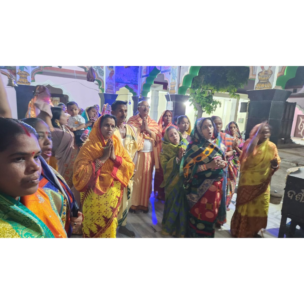 ajoy_kumar_rout's tweet photo. #କେନ୍ଦ୍ରାପଡା ଜିଲ୍ଲା ଅନ୍ତର୍ଗତ #ପାଟକୁରା ନିର୍ବାଚନ ମଣ୍ଡଳୀ #ଡେରାବିଶ ବ୍ଲକ ବାଲିପାଟଣା ଗ୍ରାମରେ ପ୍ରତିଷ୍ଠିତ ପ୍ରଭୁ ଲଛମନଜୀଉଙ୍କ ପ୍ରାଙ୍ଗଣରେ ଅନୁଷ୍ଠିତ "ବିଶ୍ୱ ଶାନ୍ତି" ମହାଯଜ୍ଞ ର ଦିତୀୟ ଦିବସ ଅବସରରେ।
 #derabis #Kendrapara
#BijuJanataDal #NaveenPatnaik 
@Vkpandianfancl1 https://t.co/3e4phLCBPy