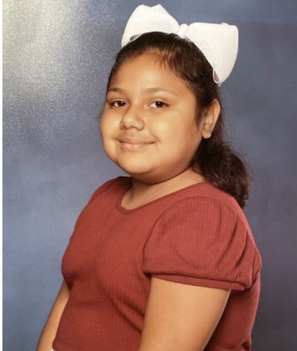 AmandaHTV's tweet photo. Happy heavenly 11th bday to Eliahna Garcia. Tragically she was killed in the #Uvalde mass shooting.
+
She was planning her quinceañera &amp; loved Tik Tok, dancing, Encanto, Jesus &amp; her family.
+
"She was fun, loving, with the biggest heart in the world," her father Steven said. https://t.co/6alwUNaSl0