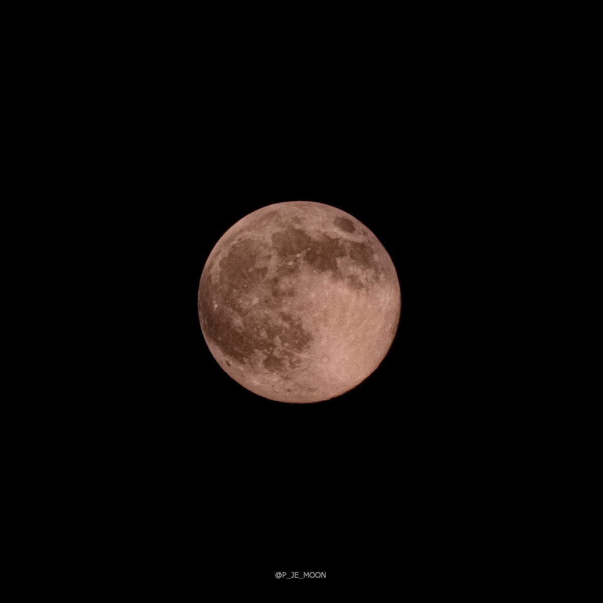 2023.06.04
strawberry moon

#스트로베리문 
#달사진
#오늘달사진
#Canon850D