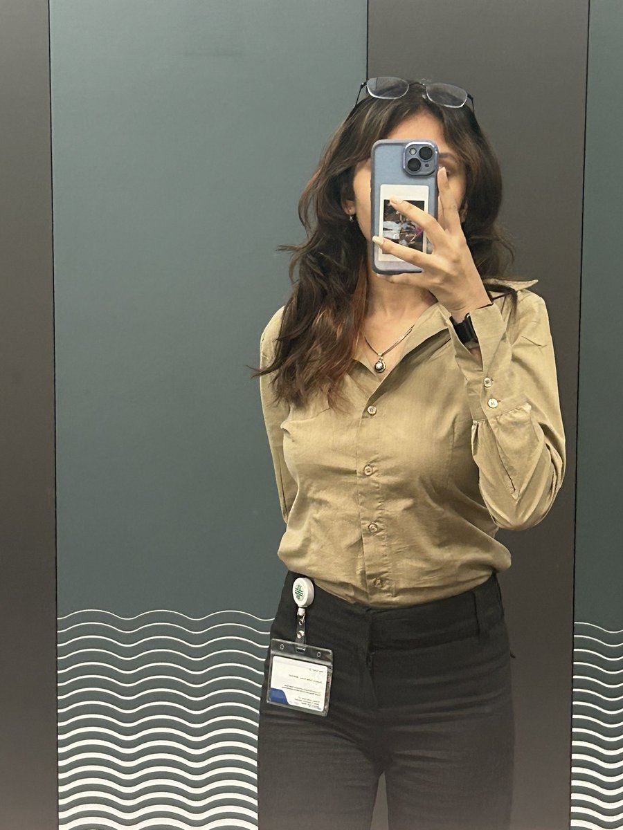 Khyatigupta369's tweet photo. Office mirror selfies :) https://t.co/BNw0M2t5Hk