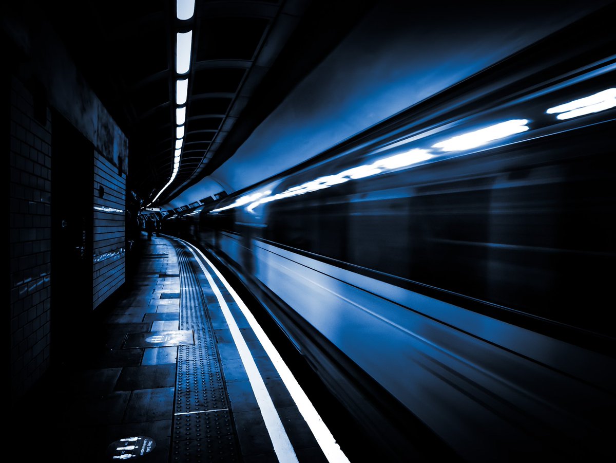 Sliding Doors … 
Panasonic LMX 100

#undrground #train #panasonic #london #londonlife #londonphotography #shutter #shutterspeed #shutterspeedphotography #londonuk #underground #londonunderground #londonundergroundphotography #speedlines #speed #lines