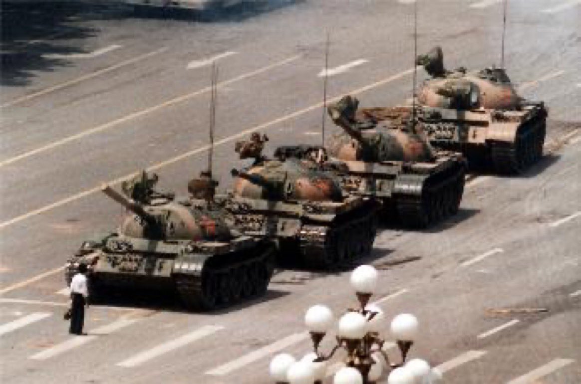 ymmijnay's tweet photo. 34 years ago in May in Shanghai, on my way to People’s Square, a student who’s much senior to me and my friends taught us that ✌🏻 represents “victory” in English.  Though #TiananmenSquareMassacre was tragic, victory will not be denied, fight against tyranny will not end, and people will never surrender.