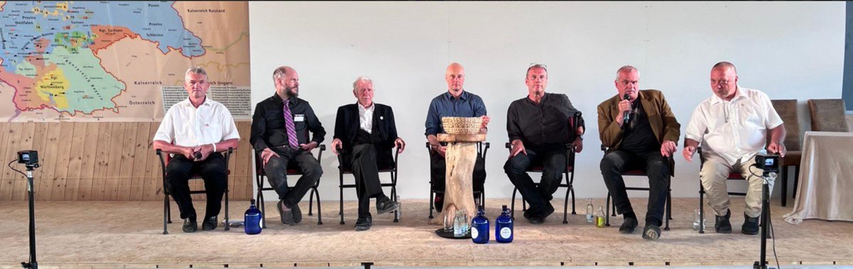 KonLex09's tweet photo. #Reichsbuerger #Worbis
Ein Bild aus einem TG-Kanal von gestern, 03.06.2023. Links Rechtsextremist Frank Haußner, daneben Rechtsextremist Matin Kohlmann von den Freien Sachsen, nebenbei Monarchie-Freund (zur Verächtlichmachung der Demokratie). Hans-Joachim Müller, früher extrem https://t.co/MCtgwmELlu