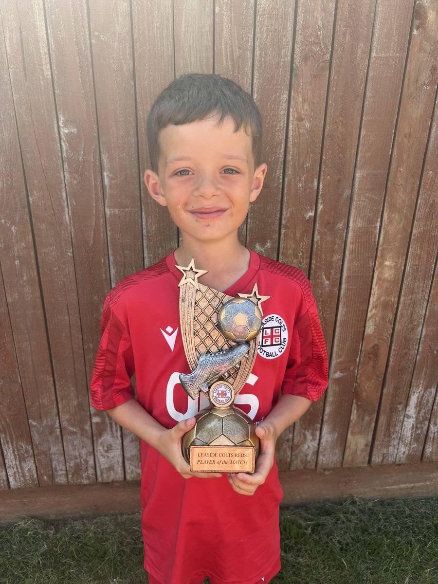 Todays Man of the Match was our number 7 Oliver chosen by all the players ⚽️ Without any hesitation he stood strong and took a penalty, unfortunately it didn’t go in how he hoped but well done for stepping up and taking that chance ⚽️⚽️ 👏🏻 #leasidecoltsreds