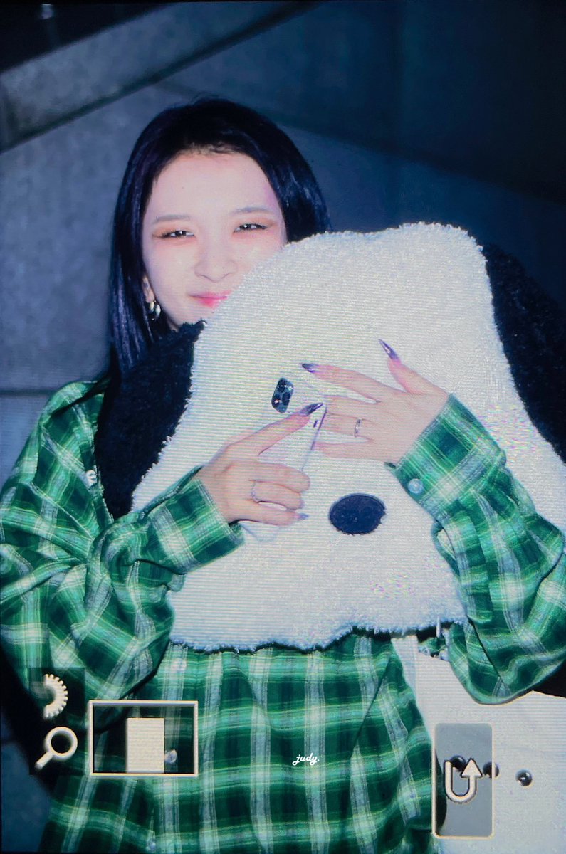 judy_w0's tweet photo. 230604 퇴근 pre.
포차코는 지우야 둘이 될수없어😗🤍

#KARD #JIWOO #전지우
@KARD_Official @jeonjiwoo1004 https://t.co/1eTt6NRjur